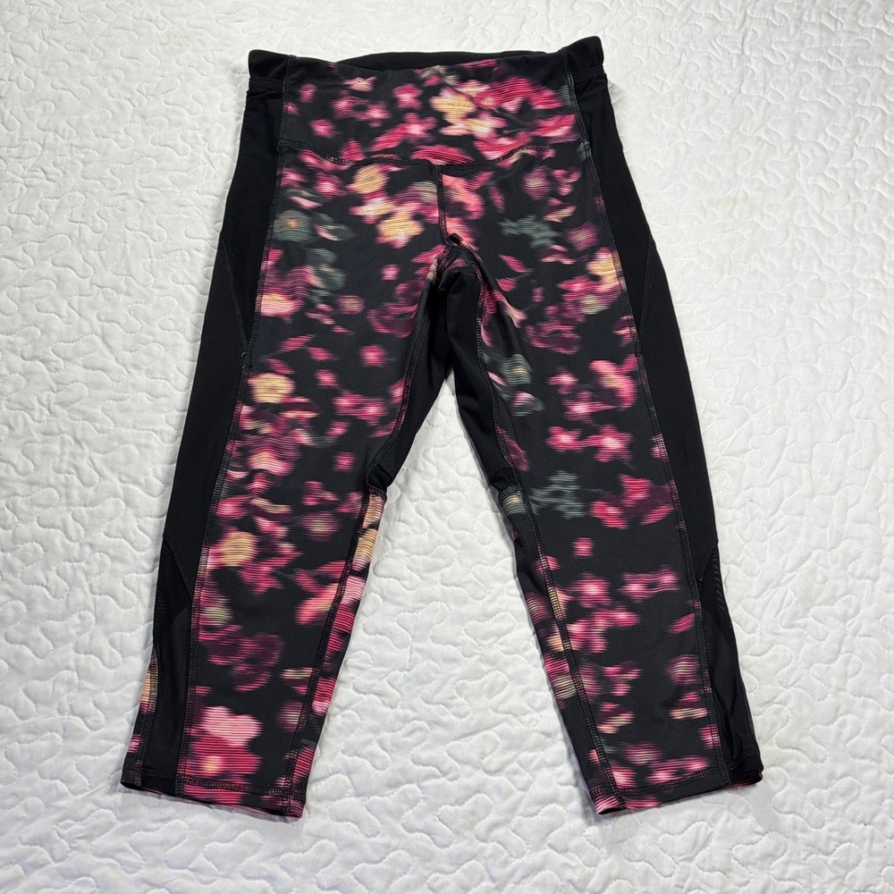 Champion Black & Pink Abstract Floral Athletic Capri Leggings size medium